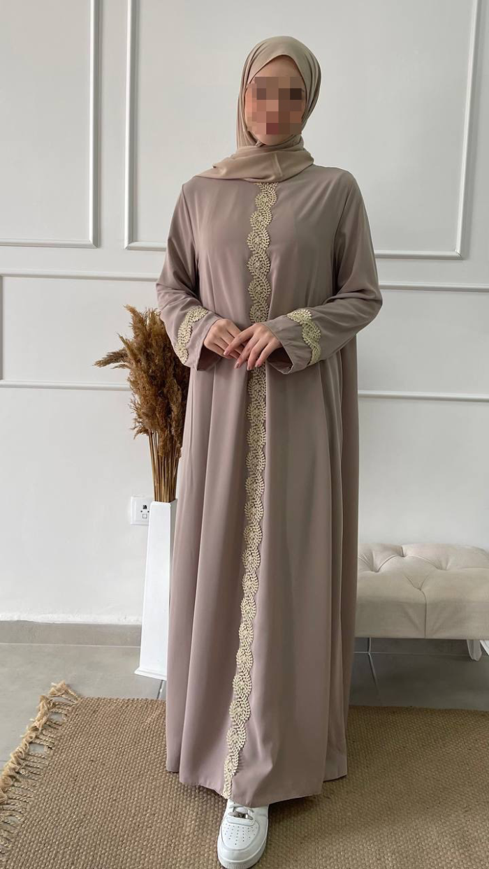 Abaya Hawwa beige pour femme.