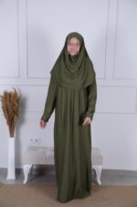 Robe de prière vert kaki pour femme.